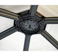 Gros plan de la structure de toit d''un pavillon avec élément de ventilation
