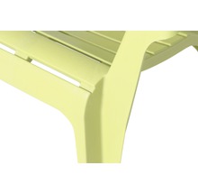 Détail d''une chaise de jardin en plastique