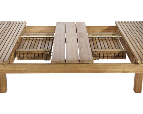Table de jardin en bois déployée avec fonction d''extension.