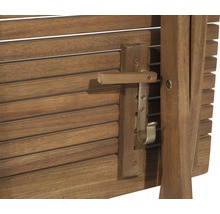 Detailansicht eines Holzzauns mit Verschlussmechanismus