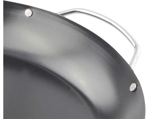 Vue détaillée d''une poêle à frire noire avec poignées