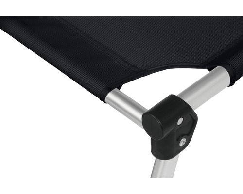 Vue détaillée d''un lit pour chien avec revêtement noir et cadre argenté