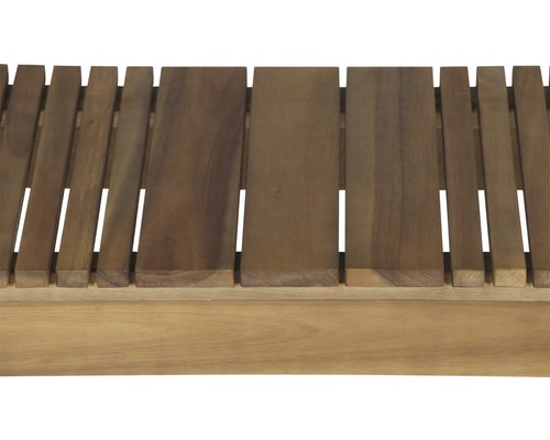 Detailansicht von Gartenmöbeln aus Holz