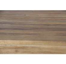 Structure en bois avec lattes horizontales