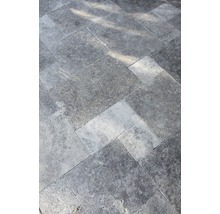 Revêtement de sol en carreaux de pierre naturelle