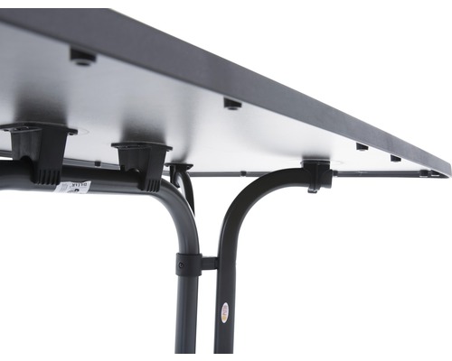 Detailansicht eines Tisches mit Untergestell