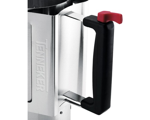 Detailansicht eines Anzündkamins mit Griff