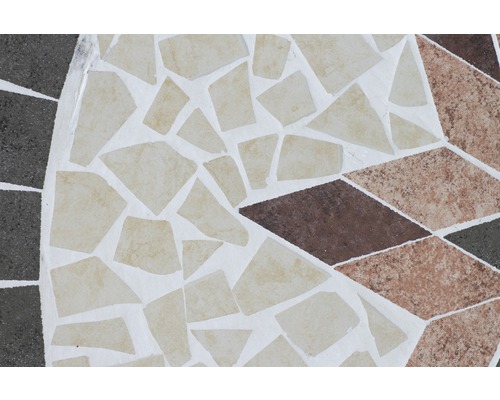 Gros plan d''un motif de mosaïque avec des fragments de carreaux