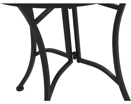 Detailansicht Gartentisch mit Metallgestell