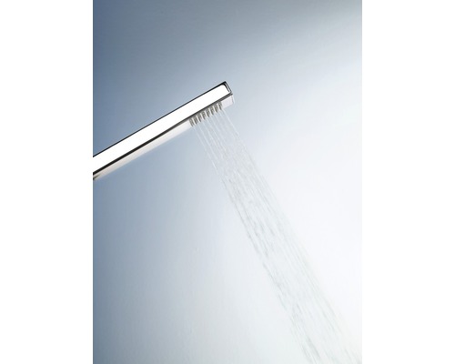 Rechteckiger Duschkopf mit Wasserstrahl