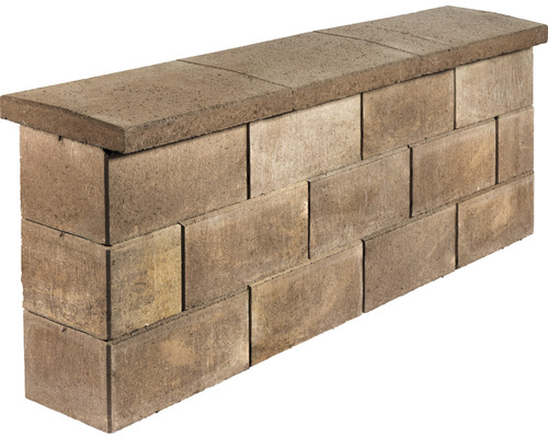 Mauer aus Betonsteinen mit Abdeckung