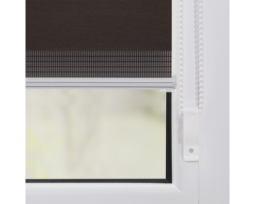 Detailansicht eines Duo-Rollos am Fenster