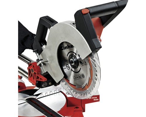 Scie à onglet Einhell avec lame de scie en détail