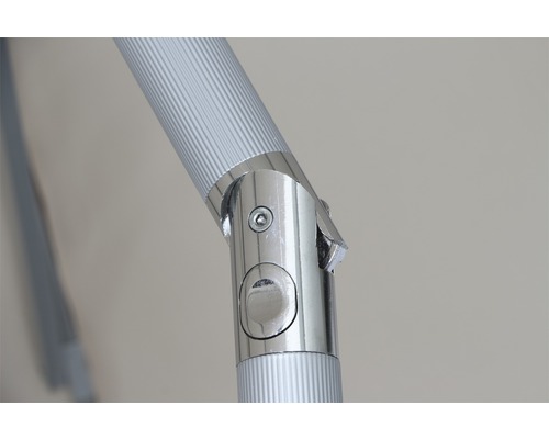 Vue détaillée de la pièce de jonction d''un parasol