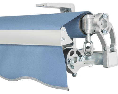 Vue détaillée d''un store avec armature en aluminium et tissu