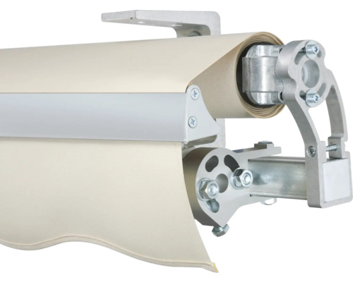 Detailansicht einer Markise mit Aluminiumrahmen und beigem Stoff