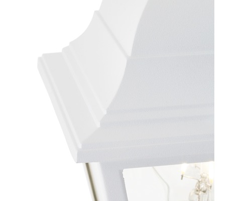 Detailansicht einer weißen Außenleuchte