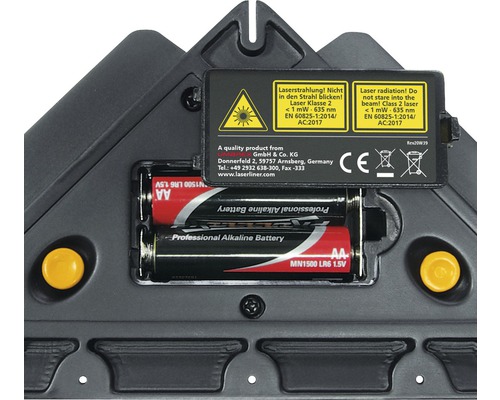Compartiment à piles d''un niveau laser avec deux piles alcalines