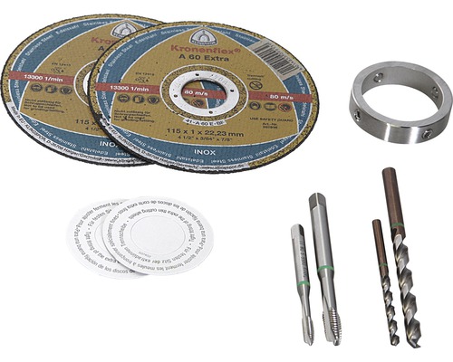 Trennscheiben, Metallring, Gewindebohrer und Spiralbohrer auf weißem Grund