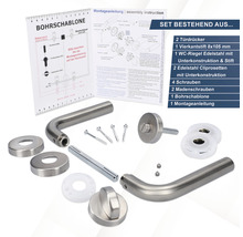 Set bestehend aus zwei Türdrückern, Vierkantstift, WC-Riegel aus Edelstahl, zwei Edelstahl Cliprosetten, vier Schrauben, zwei Madenschrauben, Bohrschablone und Montageanleitung