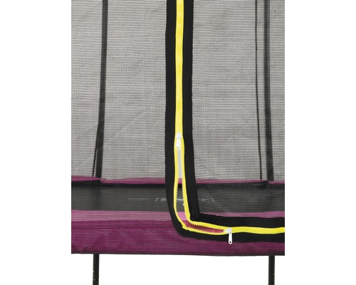 Détail d''un trampoline avec filet de sécurité et fermeture éclair