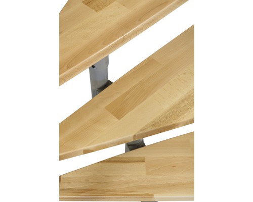 Vue détaillée d''un escalier en bois avec supports métalliques