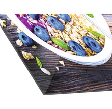 Image en verre acrylique avec bol de muesli, myrtilles et menthe
