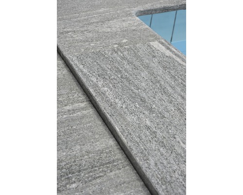 Graue Beckenrandsteine aus Stein