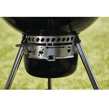 Barbecue au charbon de bois Weber Kettle E-5730 Ø 57 cm noir, avec thermomètre sur le couvercle, grille de fond, grille foyère en acier, grille de barbecue en acier chromé, cendrier aluminium, système de nettoyage One-Touch, bol doseur de briquettes-thumb-16