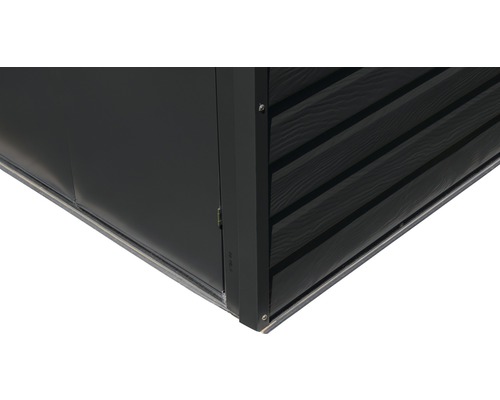 Detailansicht eines Gerätehauses aus Metall