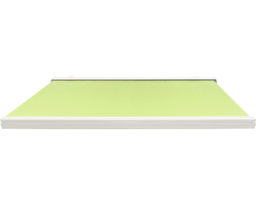 Store enrouleur vert clair avec coffre blanc