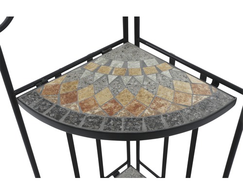 Detailansicht eines Eckregals mit Mosaikplatte