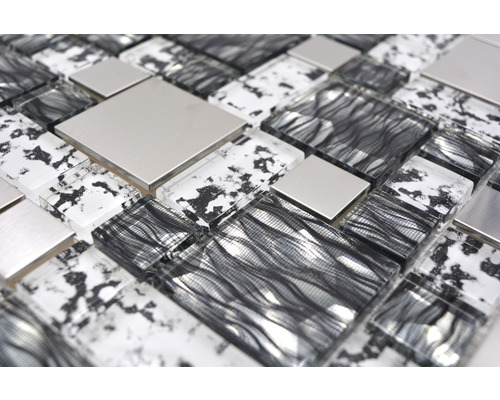 Mosaikfliese mit Glas- und Metallelementen