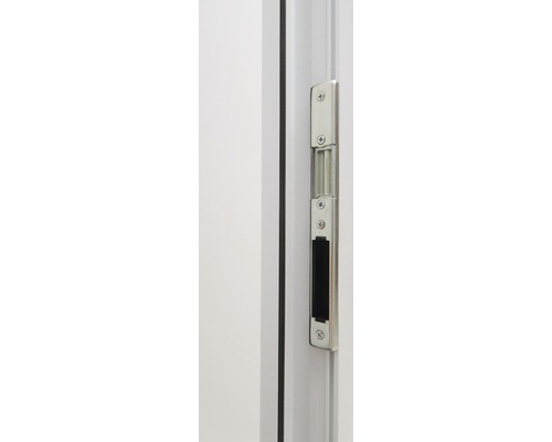 Détail de serrure de porte avec gâche électrique