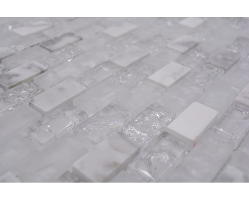 Gros plan d''une mosaïque en verre et en marbre