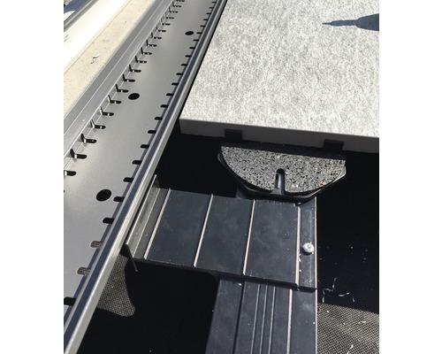 Terrassendiele mit Unterkonstruktion für den Aussenbereich