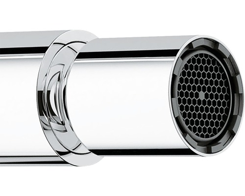 Wasserhahn aus Metall mit Siebeinsatz