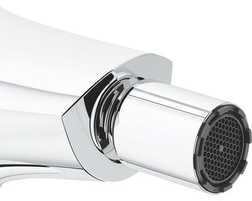 Detailaufnahme einer Armatur mit Wasserspareinsatz.