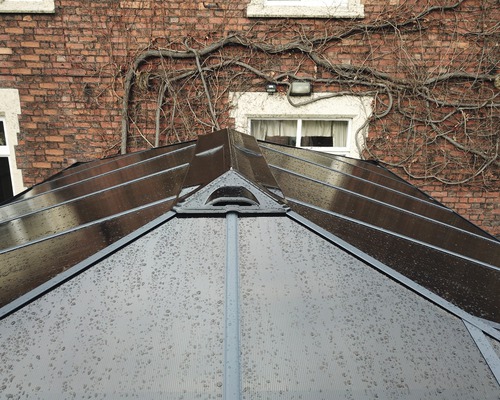 Vue détaillée du toit d''un pavillon