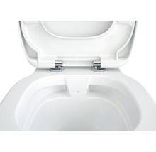 Keramiktoilette mit offenem Toilettendeckel