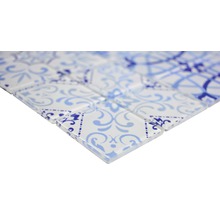 Carreau de mosaïque avec motif ornemental