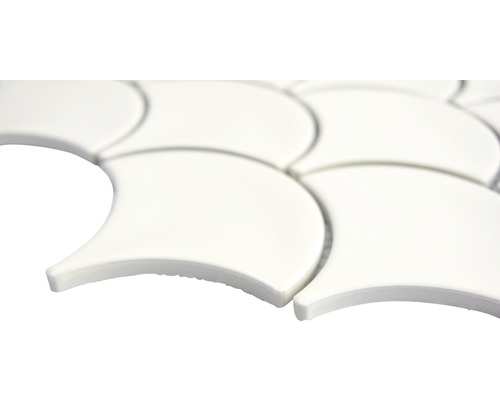 Gros plan de carreaux en céramique en forme d''éventail