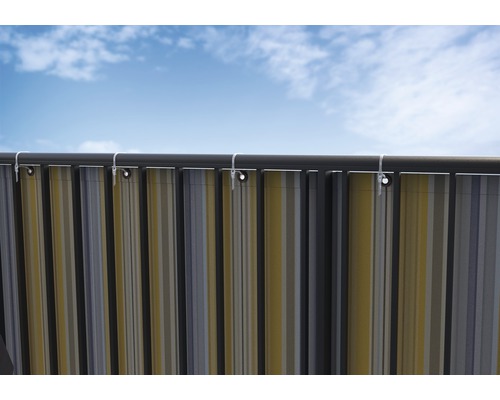 Store rayé avec cordes de fixation