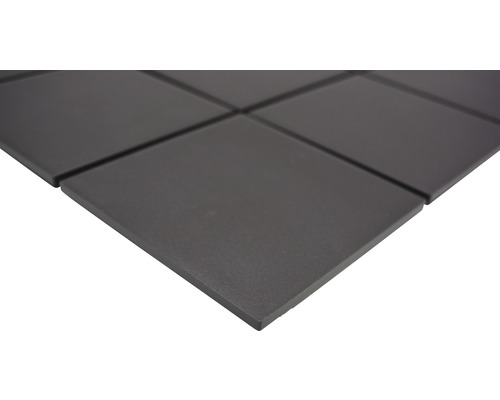 Quadratische Bodenfliesen, Detailansicht