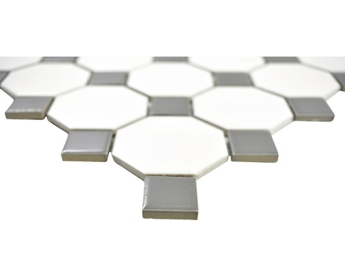 Carreaux de mosaïque composés d''éléments octogonaux et carrés