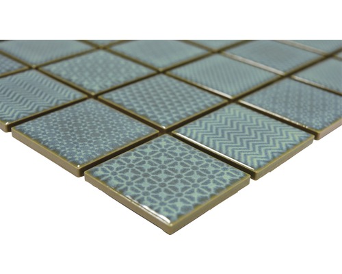 Carreau de mosaïque avec différents motifs