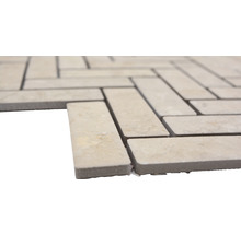 Mosaikfliesen im Fischgrätmuster