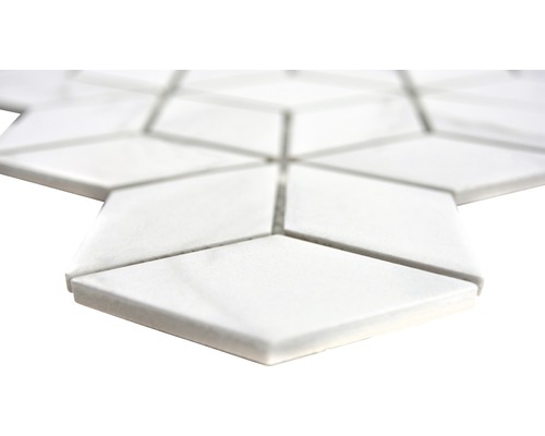 Mosaikfliesen aus Marmor im Diamantmuster