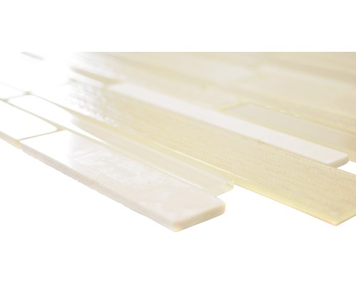 Mosaikfliesen aus Glas und Naturstein