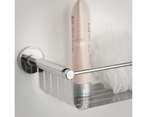 Duschablage zur Wandmontage mit Duschgel und Badeschwamm